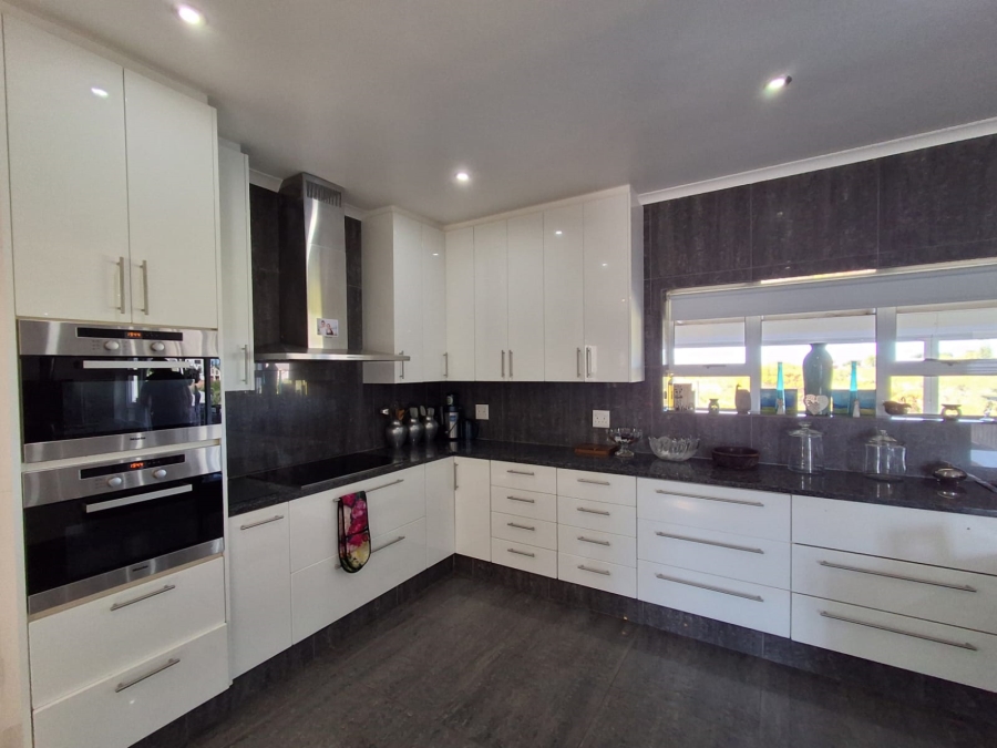 4 Bedroom Property for Sale in Stilbaai Wes Western Cape